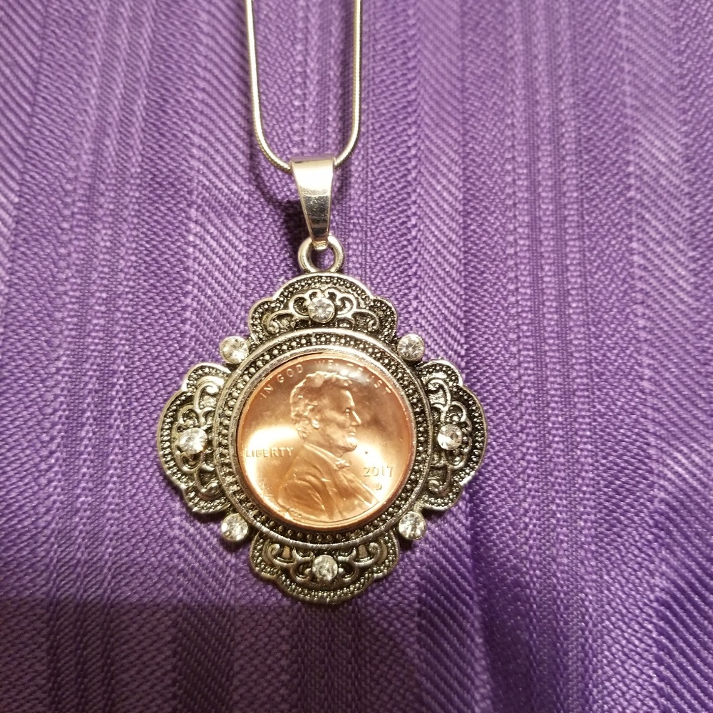 Treasure snap necklace